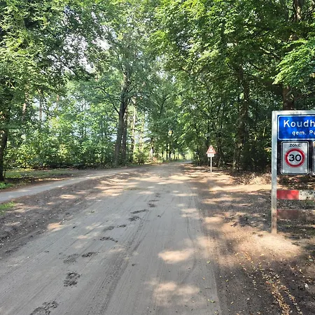 아파트 Voorthuizen Nabij De Bossen 푸텐