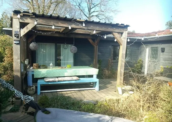 Voorthuizen Nabij De Bossen 푸텐